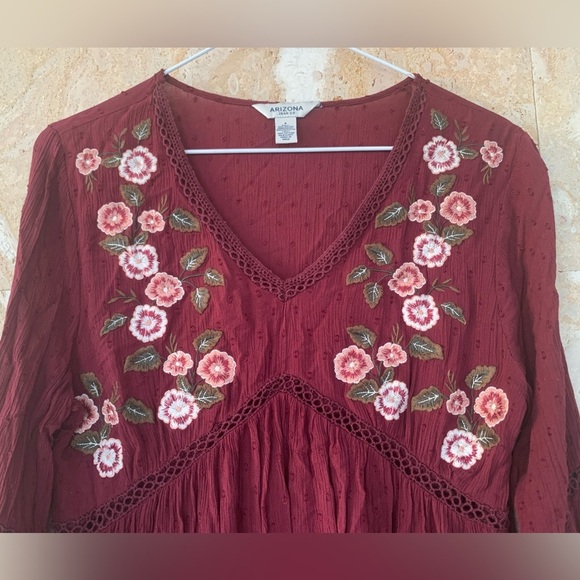 Arizona Jeans Co. Embroidered Floral Burgundy Top - Picture 5 of 11